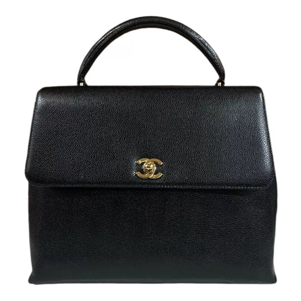 CHANEL Handbag leather used
